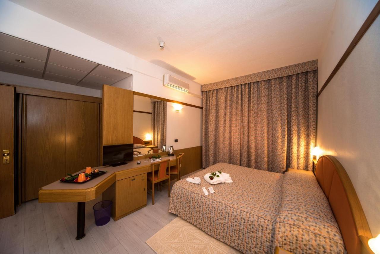 New Petit Hotel Tempio Pausania Exterior photo