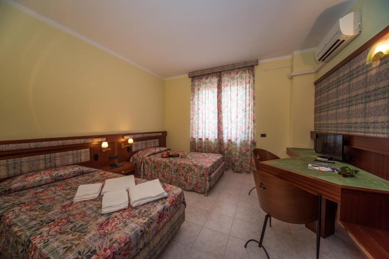New Petit Hotel Tempio Pausania Exterior photo