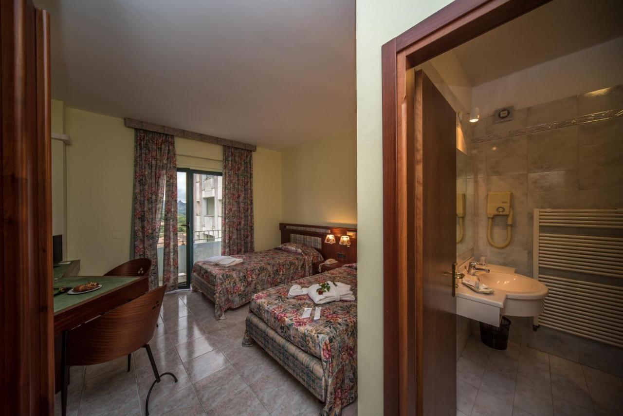 New Petit Hotel Tempio Pausania Exterior photo