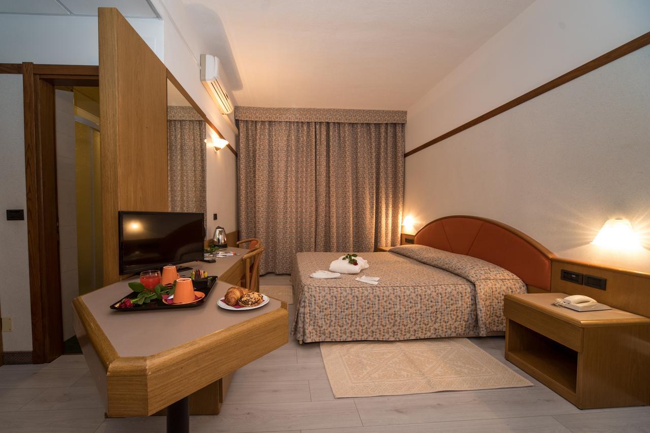 New Petit Hotel Tempio Pausania Exterior photo