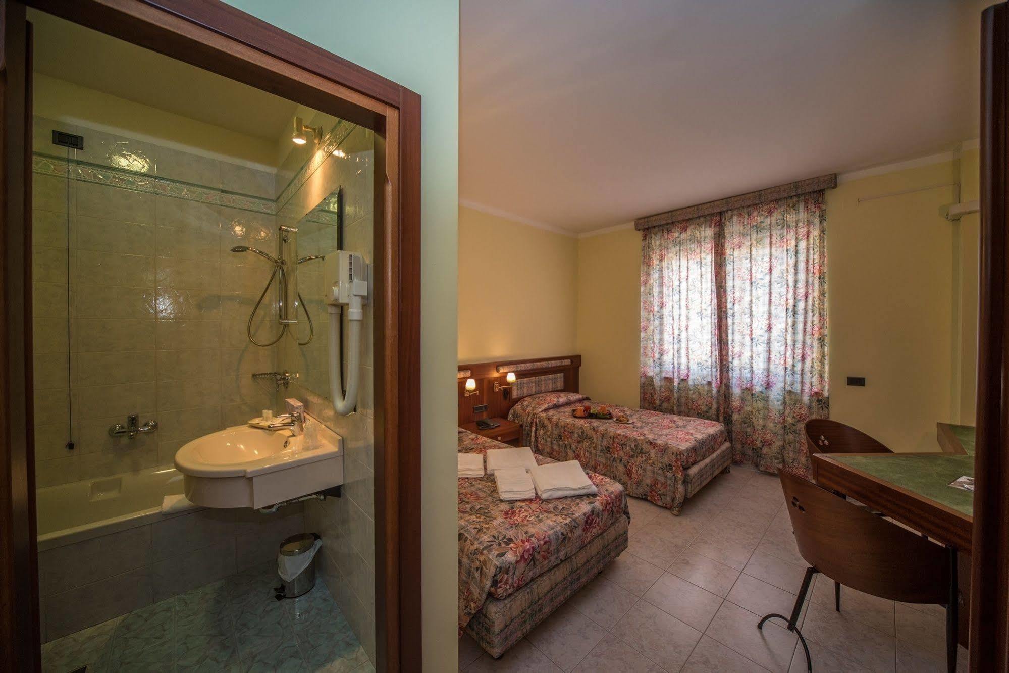 New Petit Hotel Tempio Pausania Exterior photo