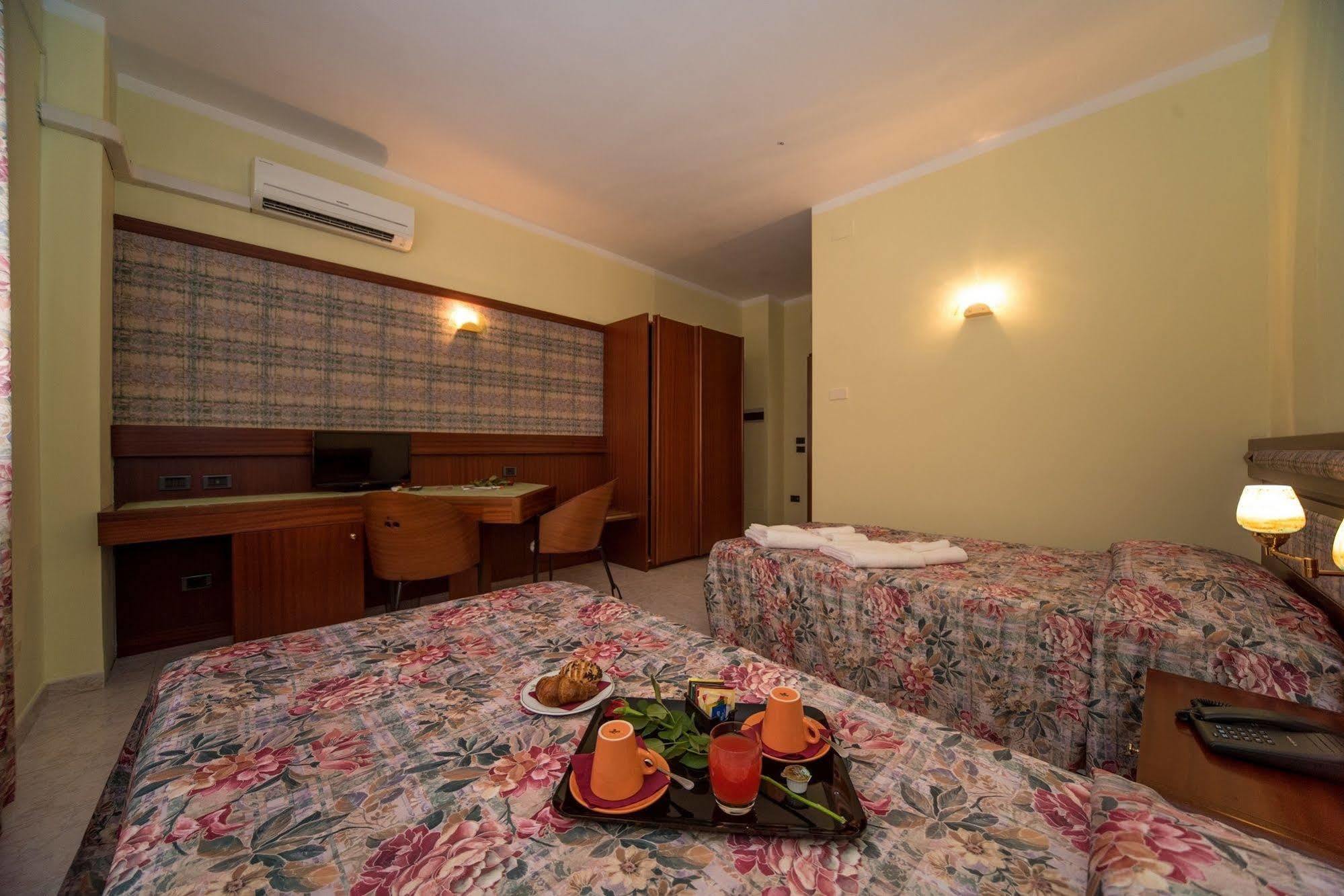 New Petit Hotel Tempio Pausania Exterior photo